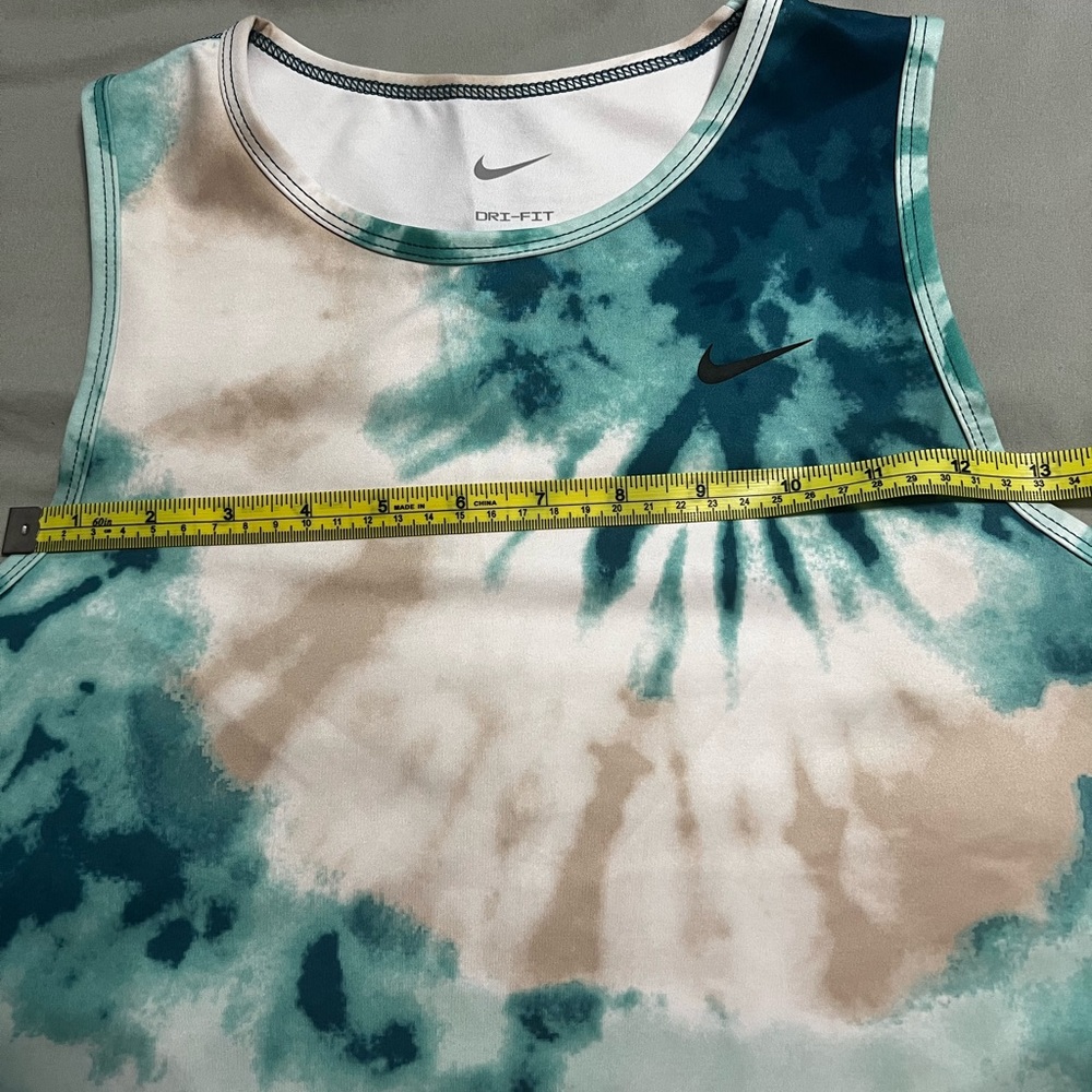 Women’s Nike Crop Top - Picture 4 of 4